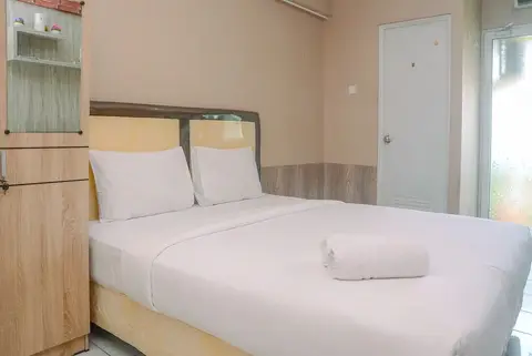Cozy and Trendy Studio Green Pramuka Apartment — фото 1