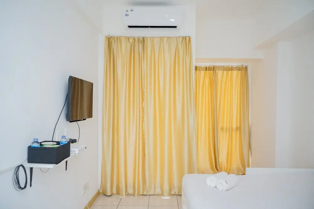 Legok: Minimalist Studio Apartment at M-Town Residence