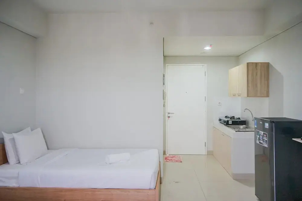 Legok: Minimalist Studio at Beverly 90210 Apartment