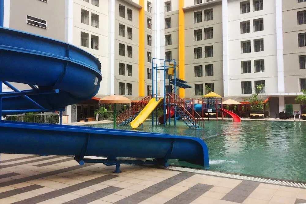 Legok: Minimalist Pool View Low Rise Studio @ Paramount Skyline Apartment
