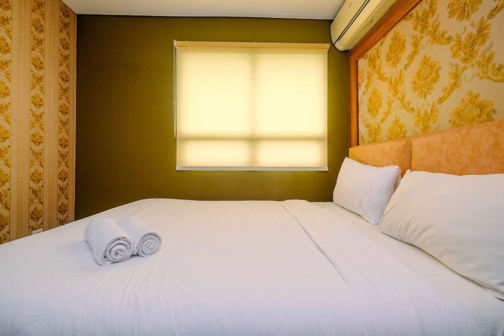 Legok: Comfy and Minimalist 1BR Apartment at Atria Residence