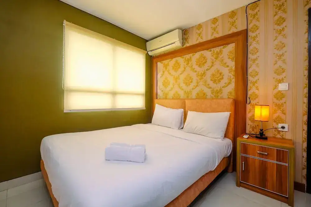 Legok: Comfy and Minimalist 1BR Apartment at Atria Residence