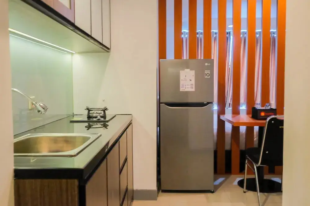 Бекаси: Elegant 1BR at Grand Kamala Lagoon Apartment