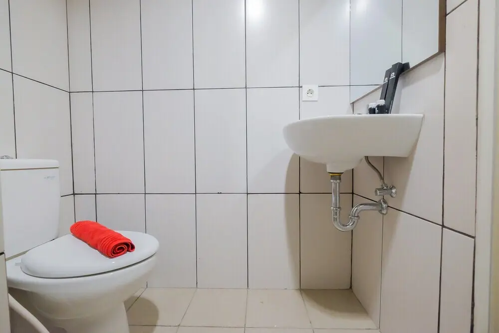 Бекаси: Elegant 1BR at Grand Kamala Lagoon Apartment