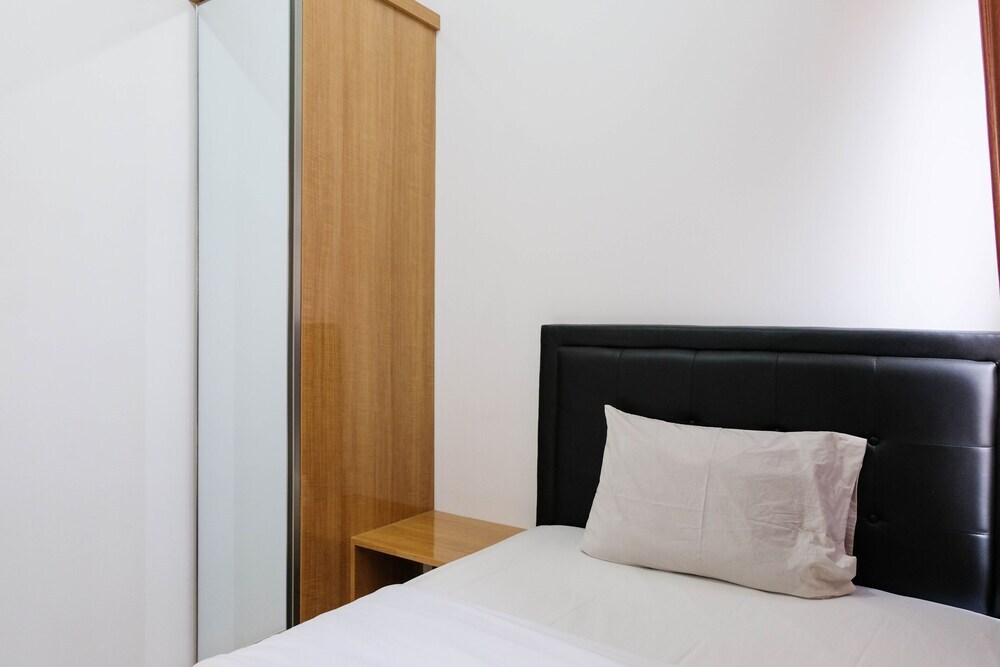 Legok: Comfortable 2BR Apartment at M-Town Residence