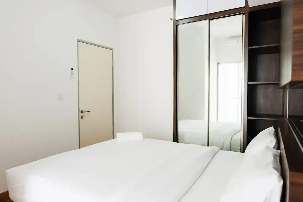 Legok: Fully Furnished 2BR Apartment at M-Town Residence