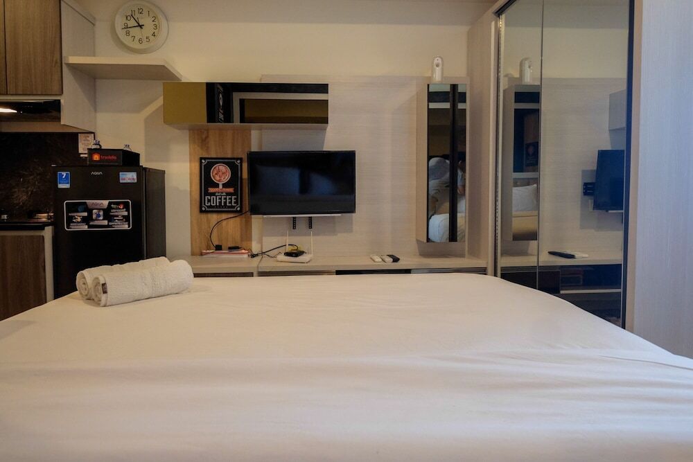 Бекаси: Cozy and Comfort Studio Grand Kamala Lagoon Apartment