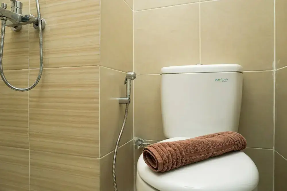 Джакарта: Homey 2BR at Paradise Mansion Apartment