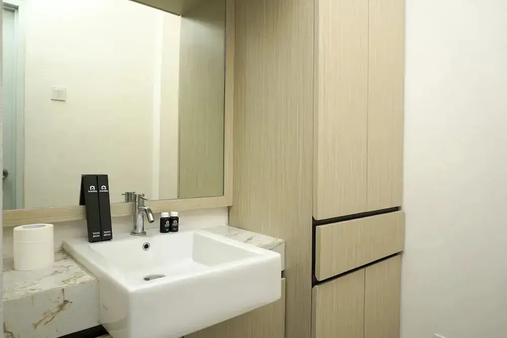 Джакарта: Homey 2BR at Paradise Mansion Apartment