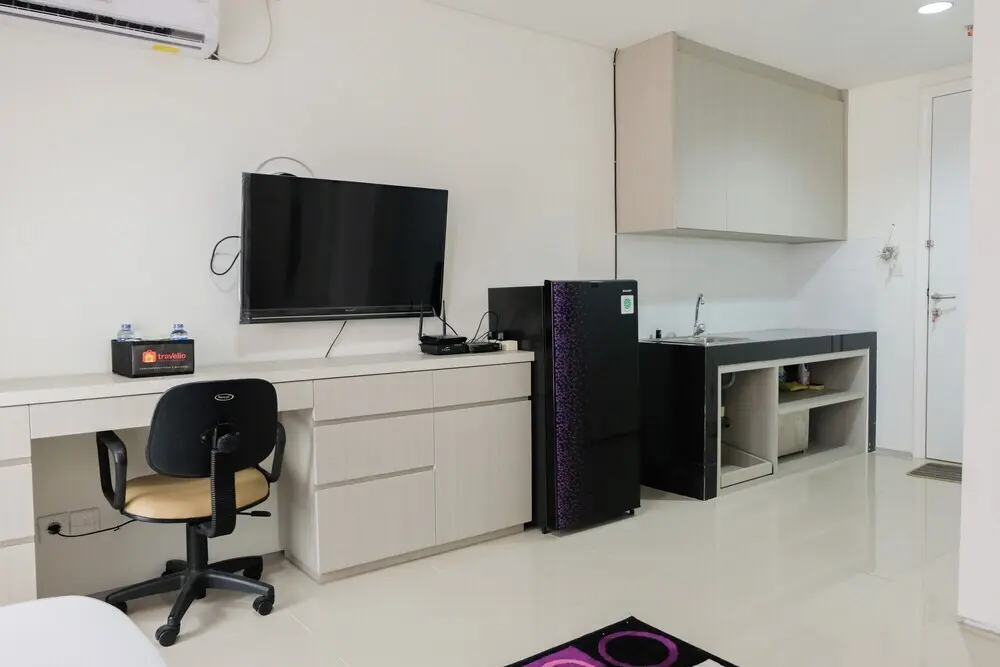 Южный Тангеранг: Modern City View Studio Apartment at Tuscany Residences