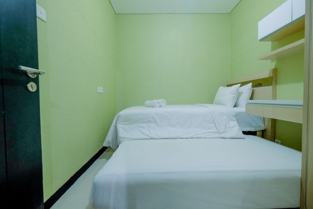 Джакарта: Comfy 2BR Apartment at Nifarro Park Pasar Minggu