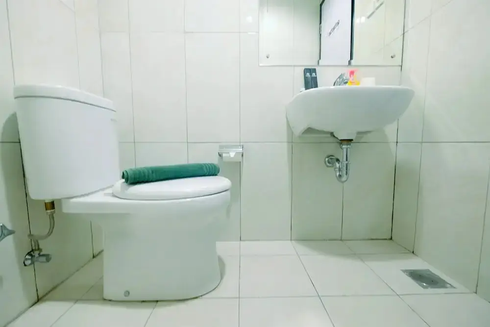 Джакарта: Comfy 2BR Apartment at Nifarro Park Pasar Minggu