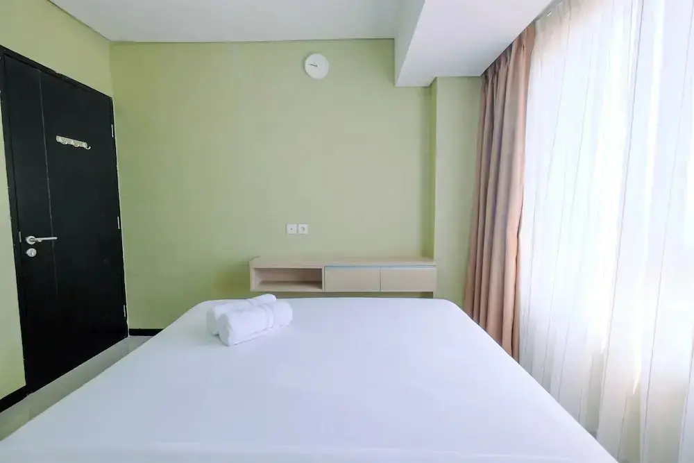 Джакарта: Comfy 2BR Apartment at Nifarro Park Pasar Minggu