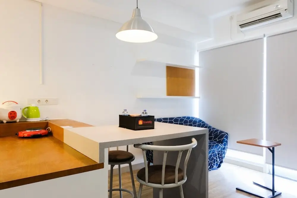 Legok: Spacious Studio Apartment at Skyline Paramount