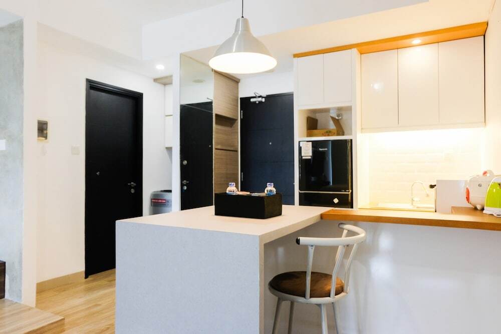 Legok: Spacious Studio Apartment at Skyline Paramount