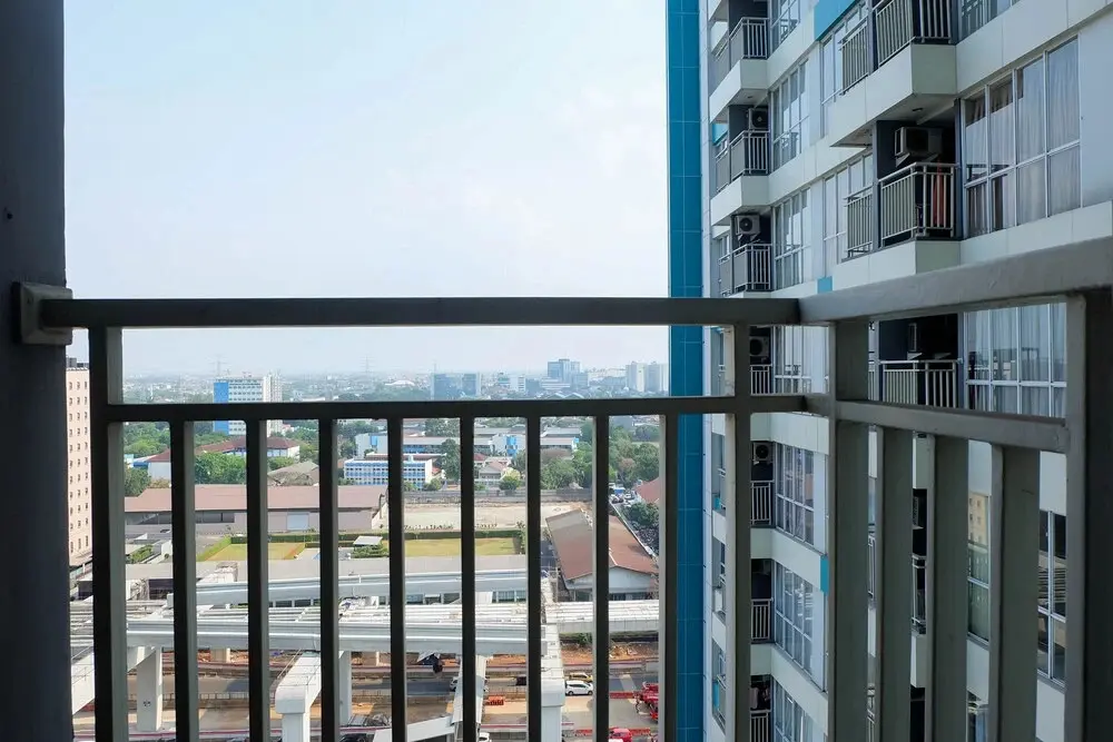 Джакарта: Furnished Studio Apartment at H Residence