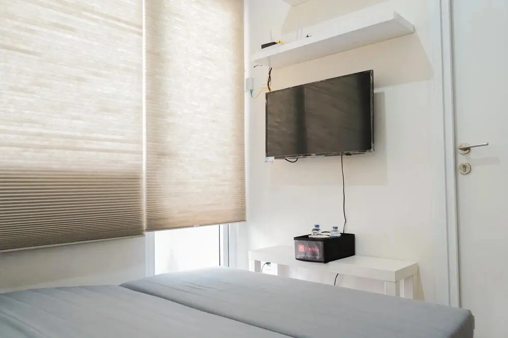 Джакарта: 2BR Apartment with Sofa Bed at Green Pramuka City