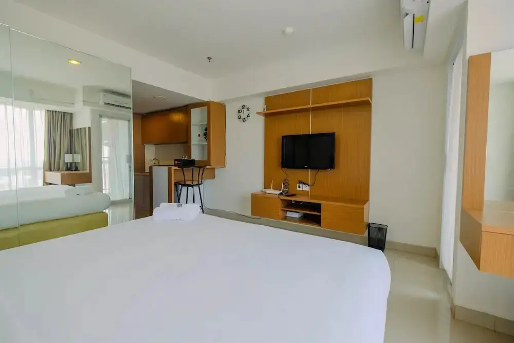 Джакарта: Highest Value Studio Apartment at H Residence