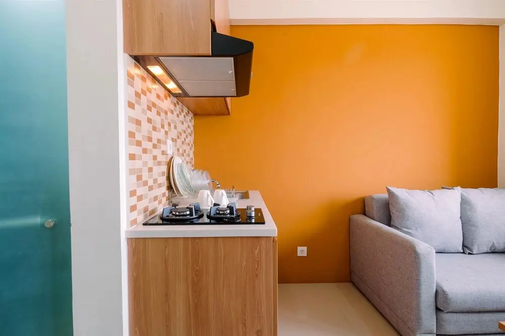 Джакарта: Functional and Artistic 2BR Green Pramuka Apartment