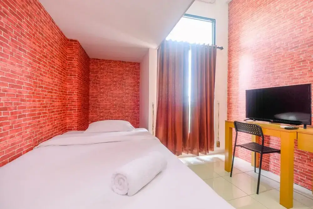 Депок: Cozy and Simple Studio at Dave Apartment