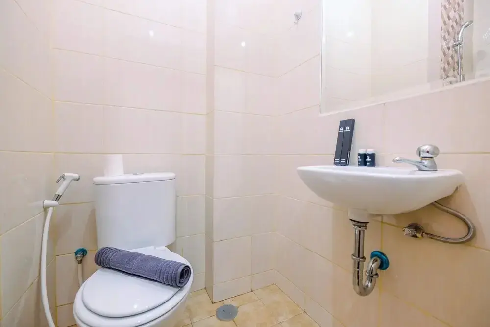 Депок: Cozy and Simple Studio at Dave Apartment
