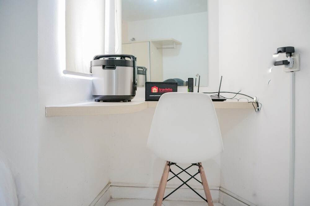 Тангеранг: Comfy and Stylish Studio Apartment at Aeropolis Residence 2