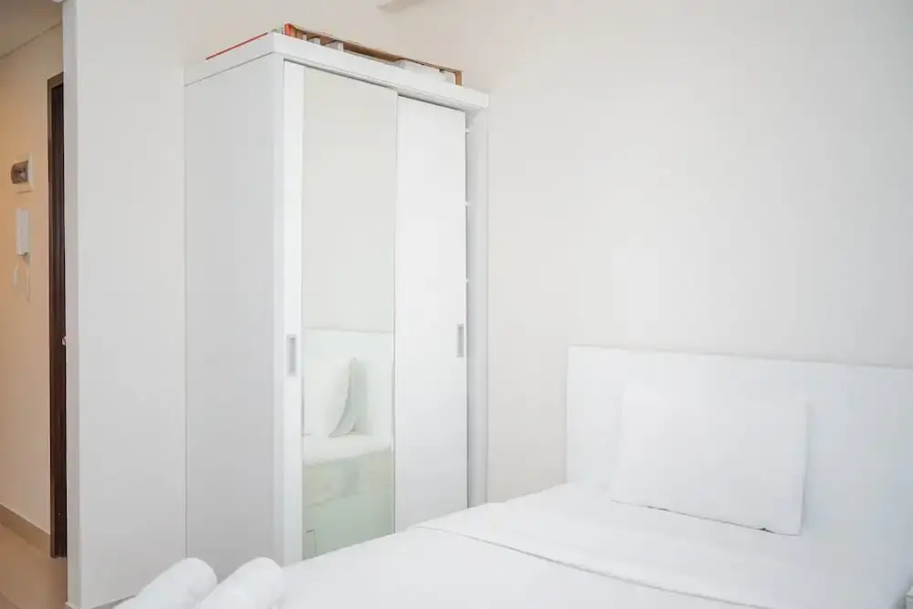 Legok: Simply Furnished and Cozy Living Studio @ Saveria Apartment