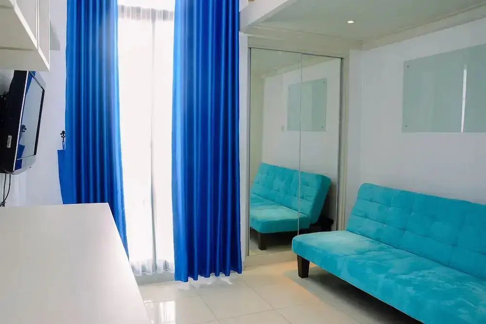 Депок: Minimalist and Posh Studio Dave Apartment