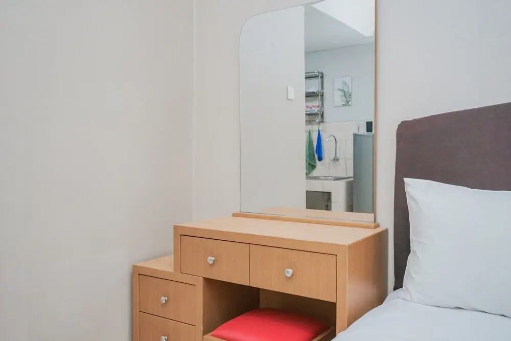 Южный Тангеранг: Furnished and Simple Living Studio Serpong Greenview Apartment