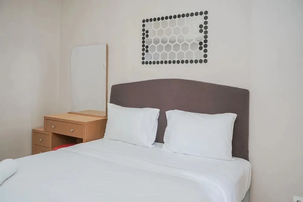Южный Тангеранг: Furnished and Simple Living Studio Serpong Greenview Apartment