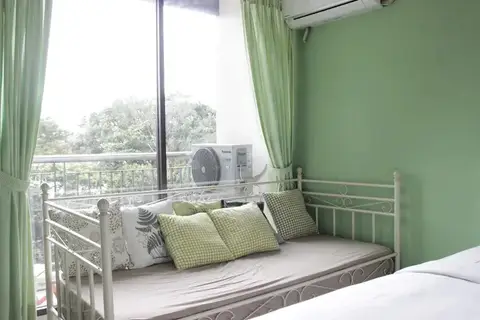 Stylish & Comfortable Studio at Beverly Dago Apartment — фото 1