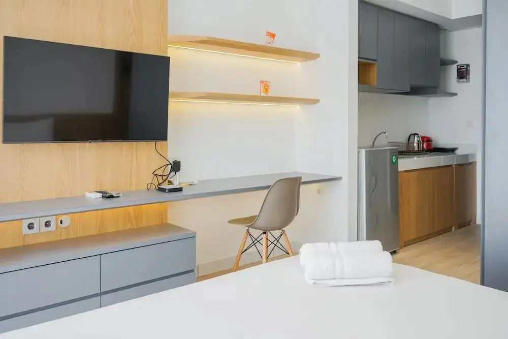 Южный Тангеранг: Modern Industrial Studio Apartment at Casa de Parco