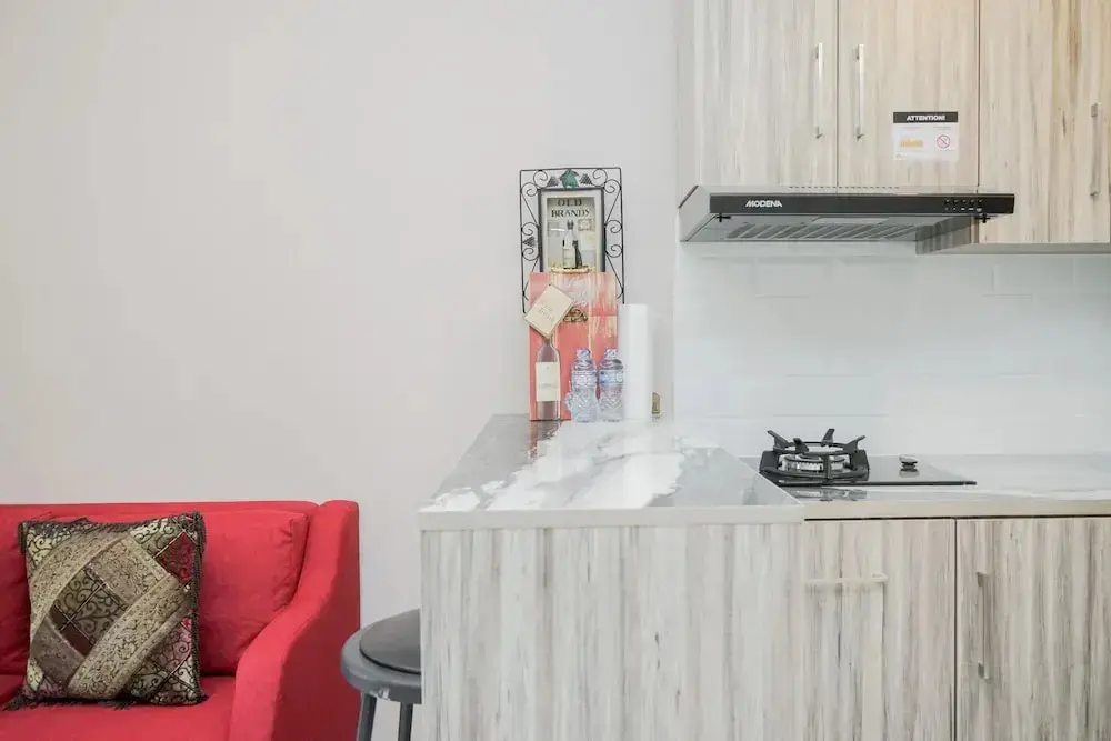 Южный Тангеранг: Best Price 2BR at Emerald Bintaro Apartment