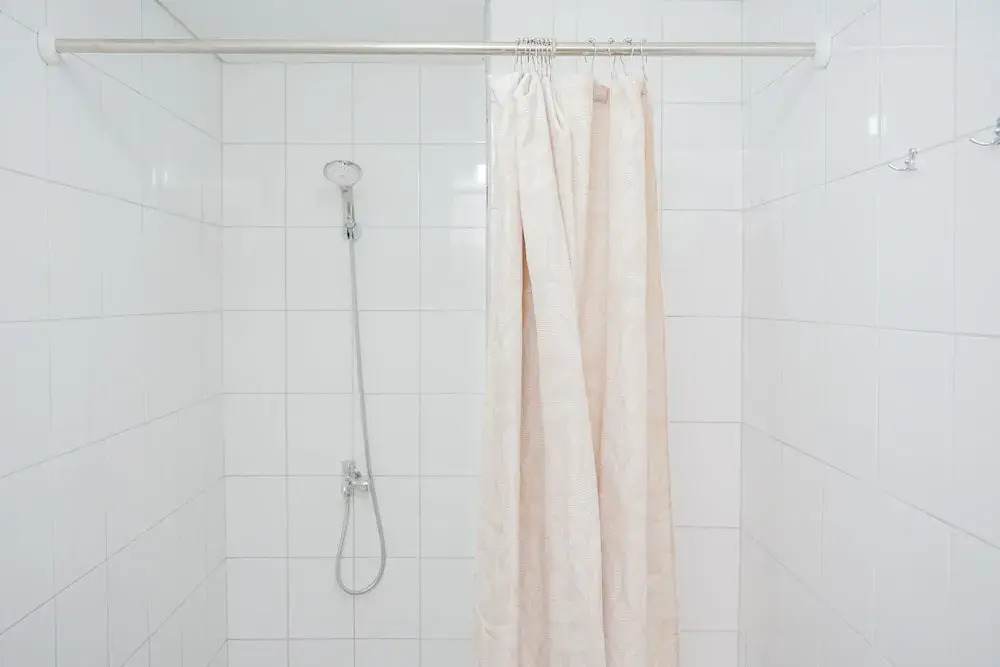Южный Тангеранг: Best Price 2BR at Emerald Bintaro Apartment