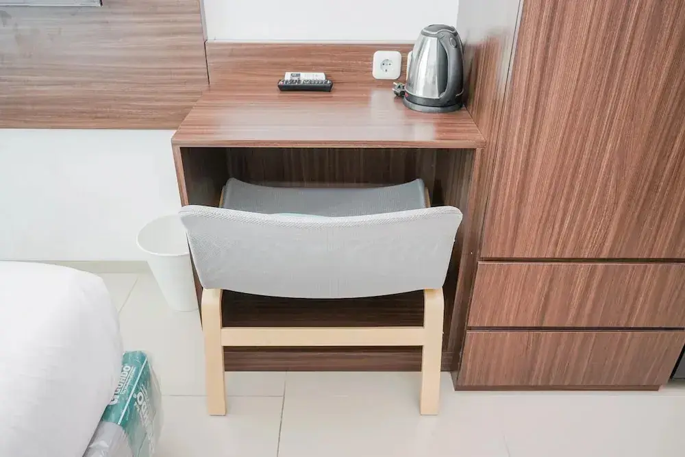 Тангеранг: Modern Studio Apartment at Tree Park Cikokol