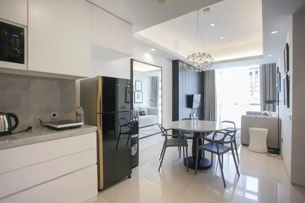Сурабая: Premium 2BR Apartment near Marvell City Mall at The Linden