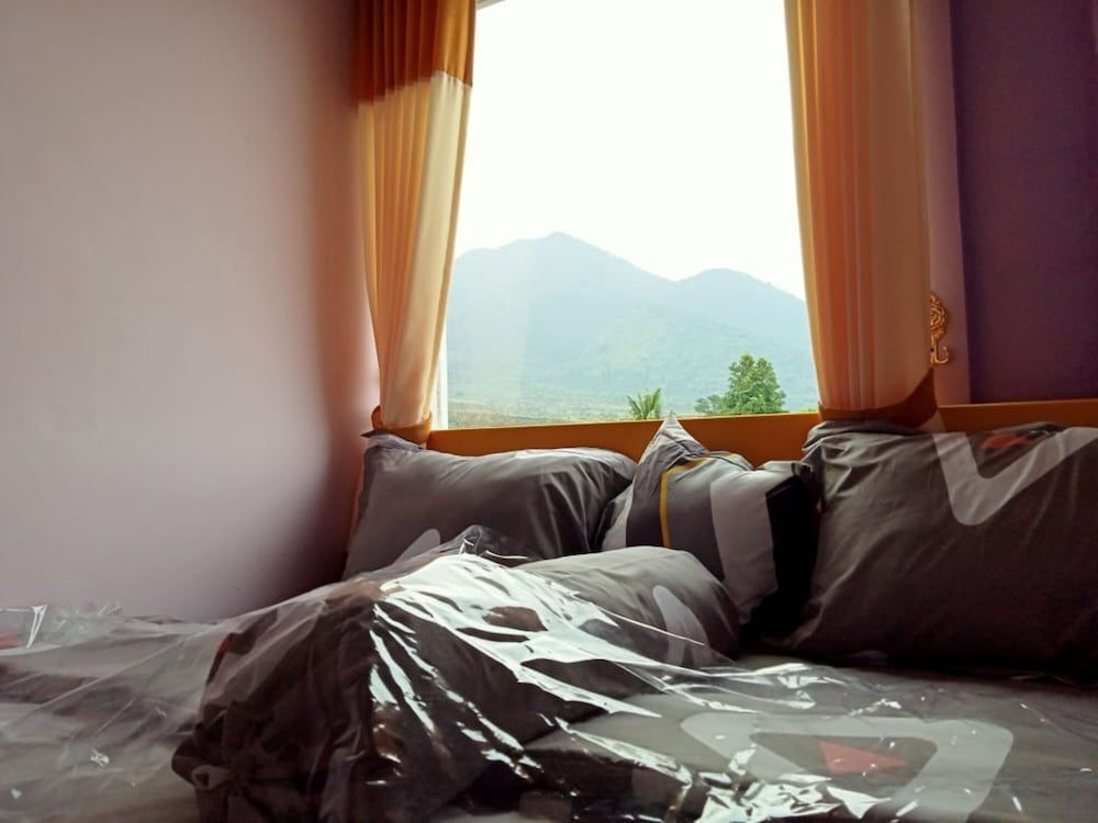 Чипанас: Ungu Hotel Garut