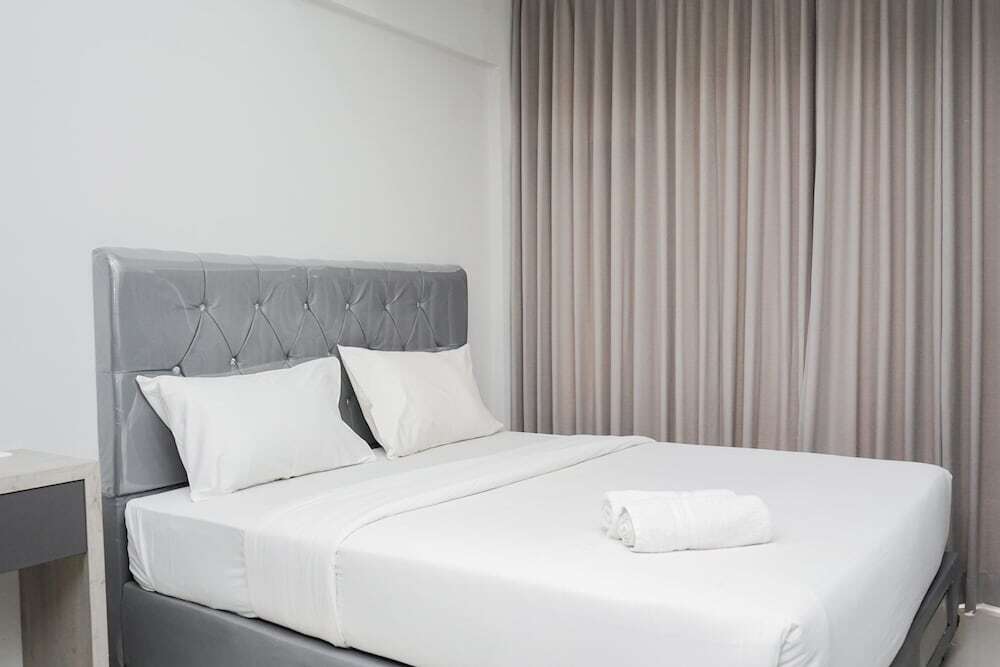 Fully Furnished With Comfortable Design Studio Majestic Point Serpong Apartment — фото 1
