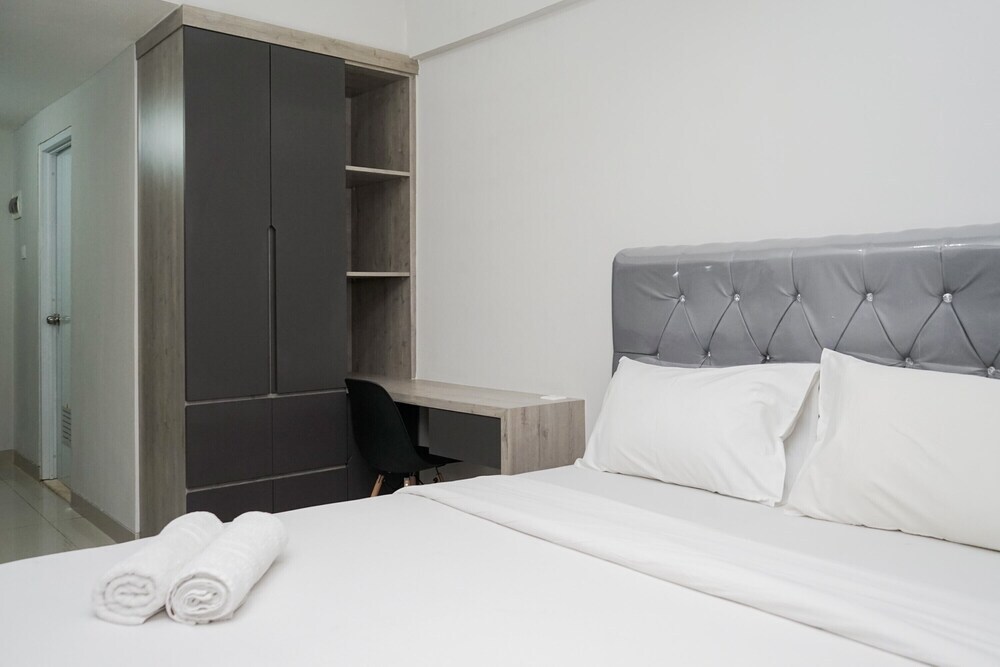 Legok: Fully Furnished With Comfortable Design Studio Majestic Point Serpong Apartment