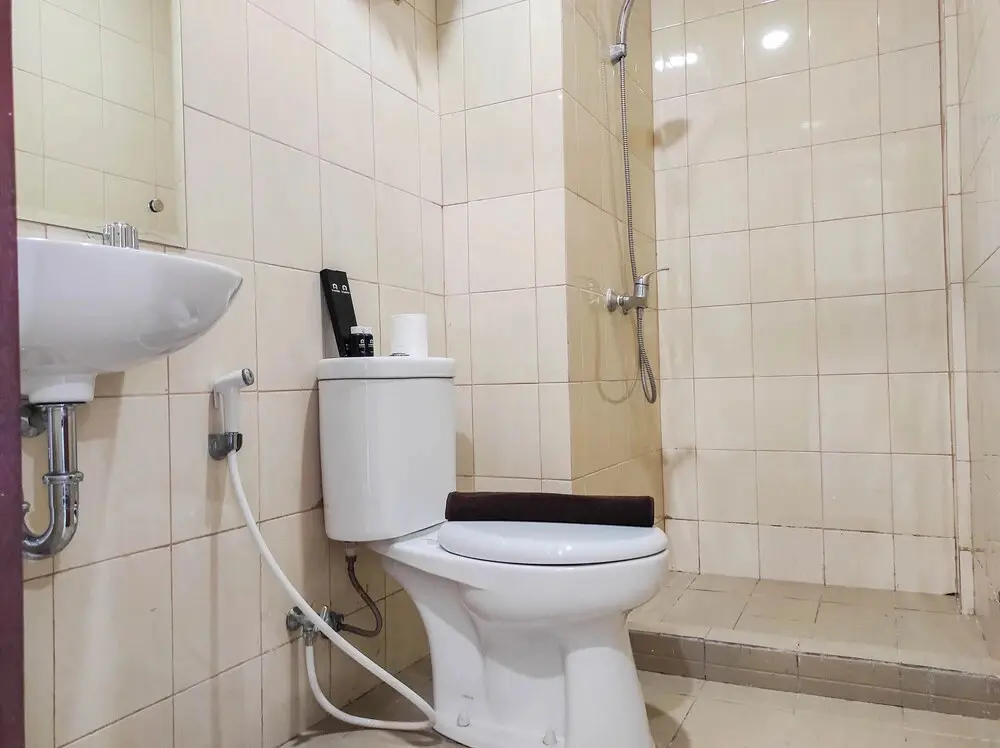 Макассар: Homey and Comfy 2BR at Vida View Apartment