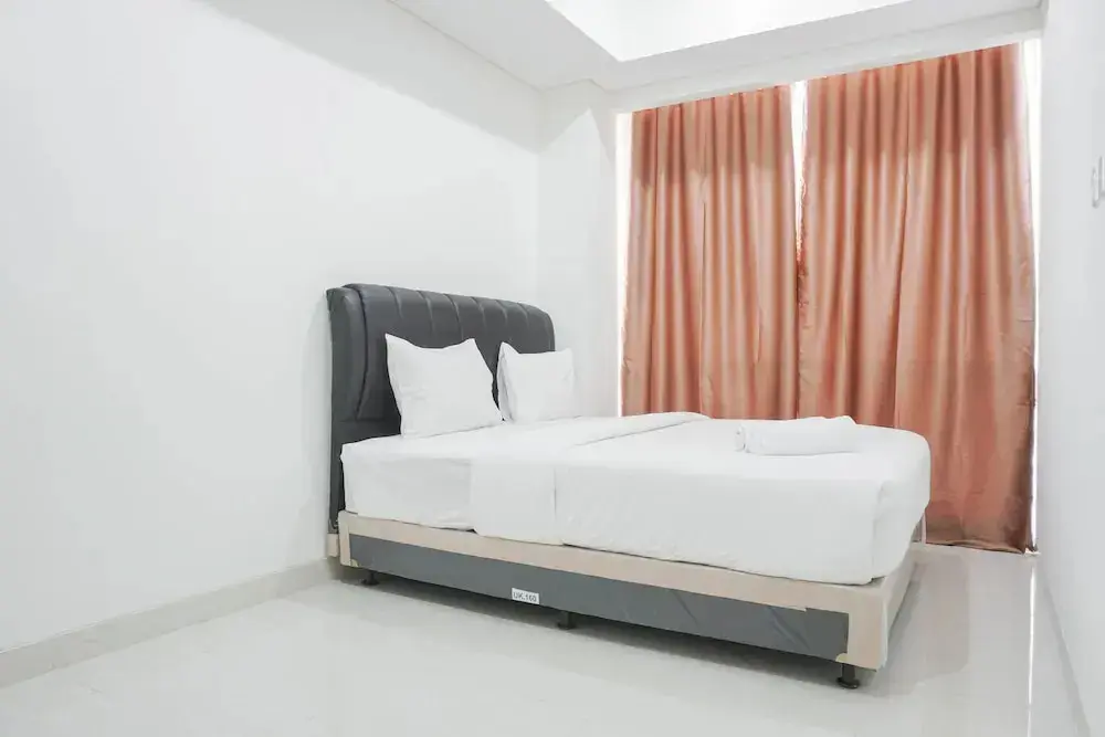 Джакарта: Comfy 1BR Sedayu City Suites Apartment