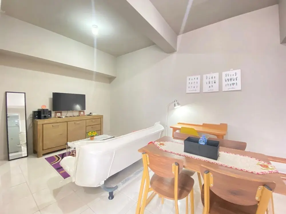 Бандунг: Cozy 2BR Apartment at Newton Residence