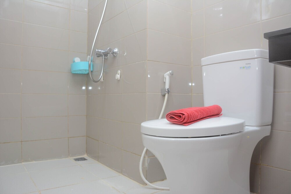 Джакарта: Spacious and Modern 2BR Apartment at Springhill Terrace Residence