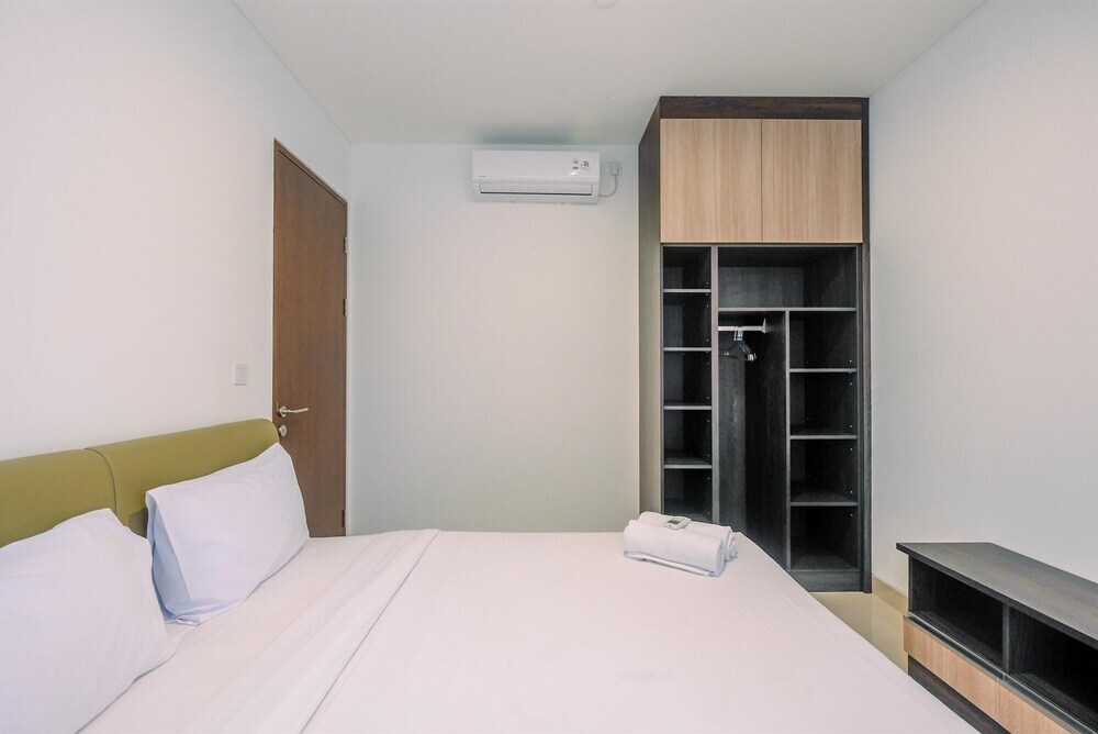 Джакарта: Comfortable 1BR at The Newton Ciputra World 2 Apartment