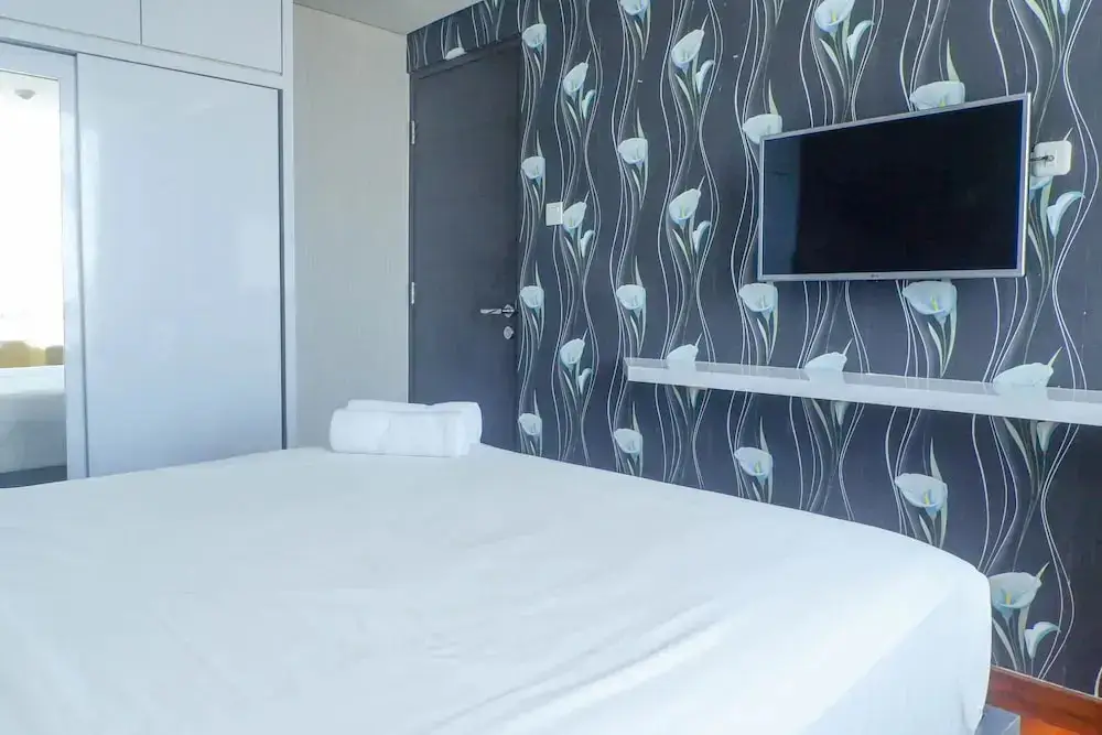 Сурабая: Exquisite & Spaciuos 1BR Apartment at Tamansari Papilio