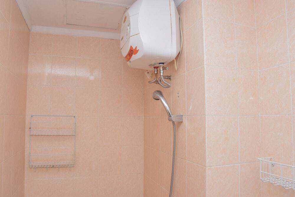 Джакарта: Comfy Studio at Grand Kartini Apartment