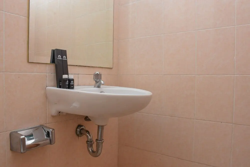 Джакарта: Comfy Studio at Grand Kartini Apartment