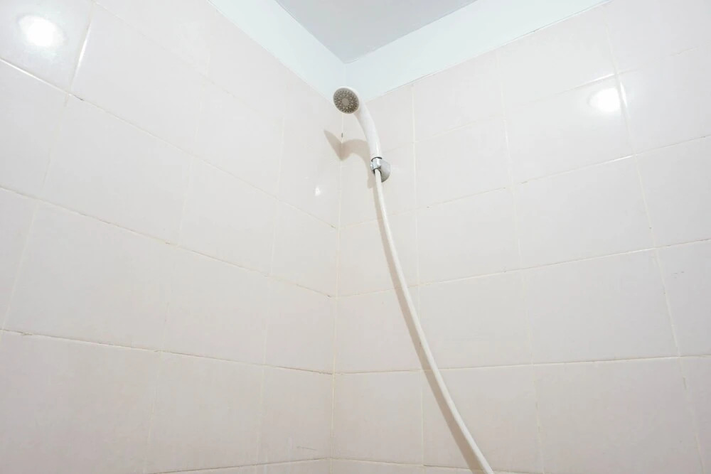 Джакарта: Cozy and Simply Studio Titanium Square Apartment
