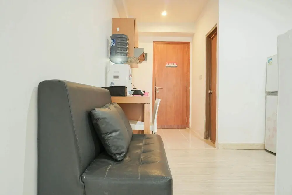 Джакарта: Cozy and Simply Studio Titanium Square Apartment