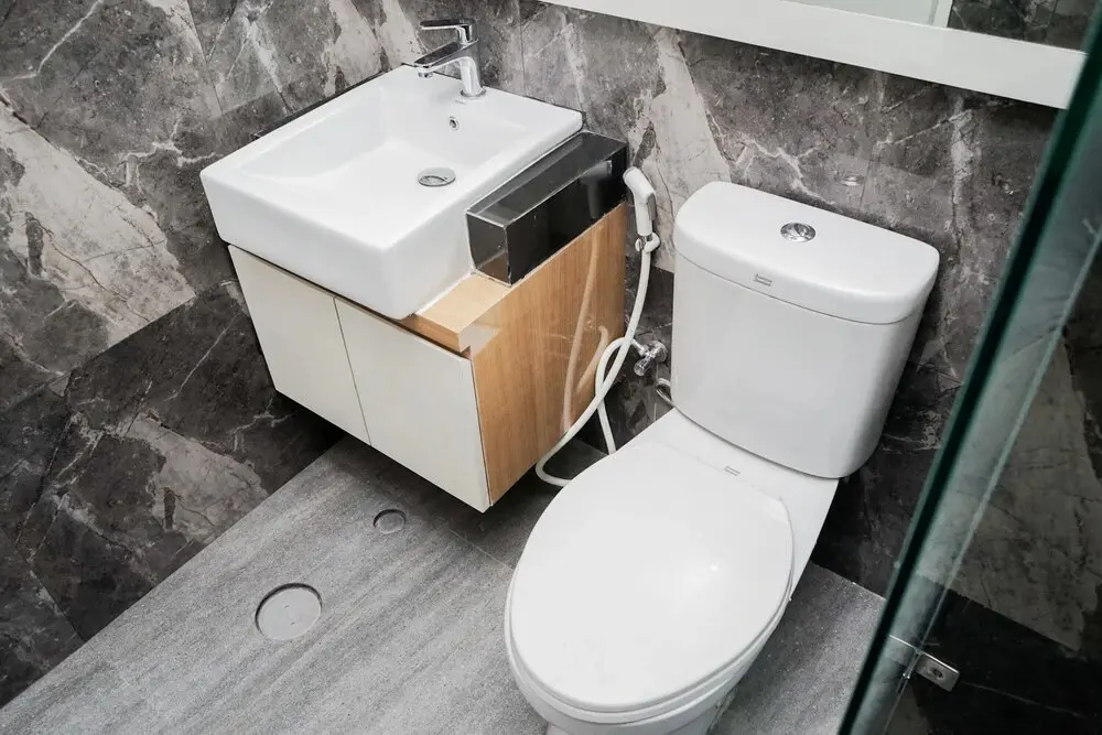 Южный Тангеранг: Comfy and Minimalist Studio Apartment at Tuscany Residences